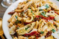Sun-Dried Tomato and Artichoke Pasta Salad