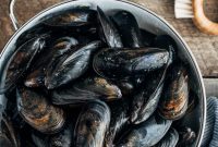 How to Buy Clean and Cook Fresh Mussels