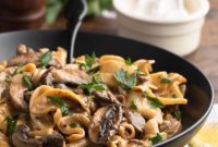 Creamy One-Pan Ground Beef Stroganoff