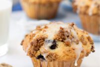 Crispy Oat Bran Blueberry Muffins